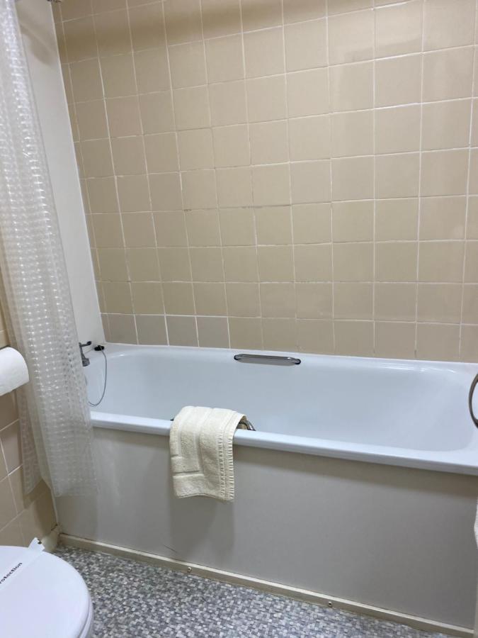 וויימות' The Kingswood Guest House - Adult Only מראה חיצוני תמונה