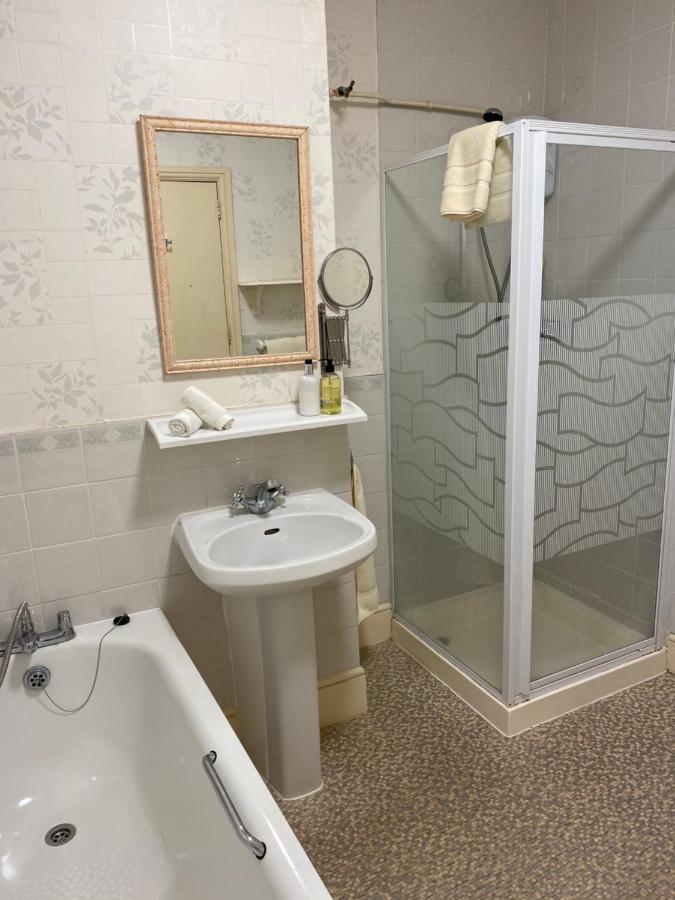 וויימות' The Kingswood Guest House - Adult Only מראה חיצוני תמונה
